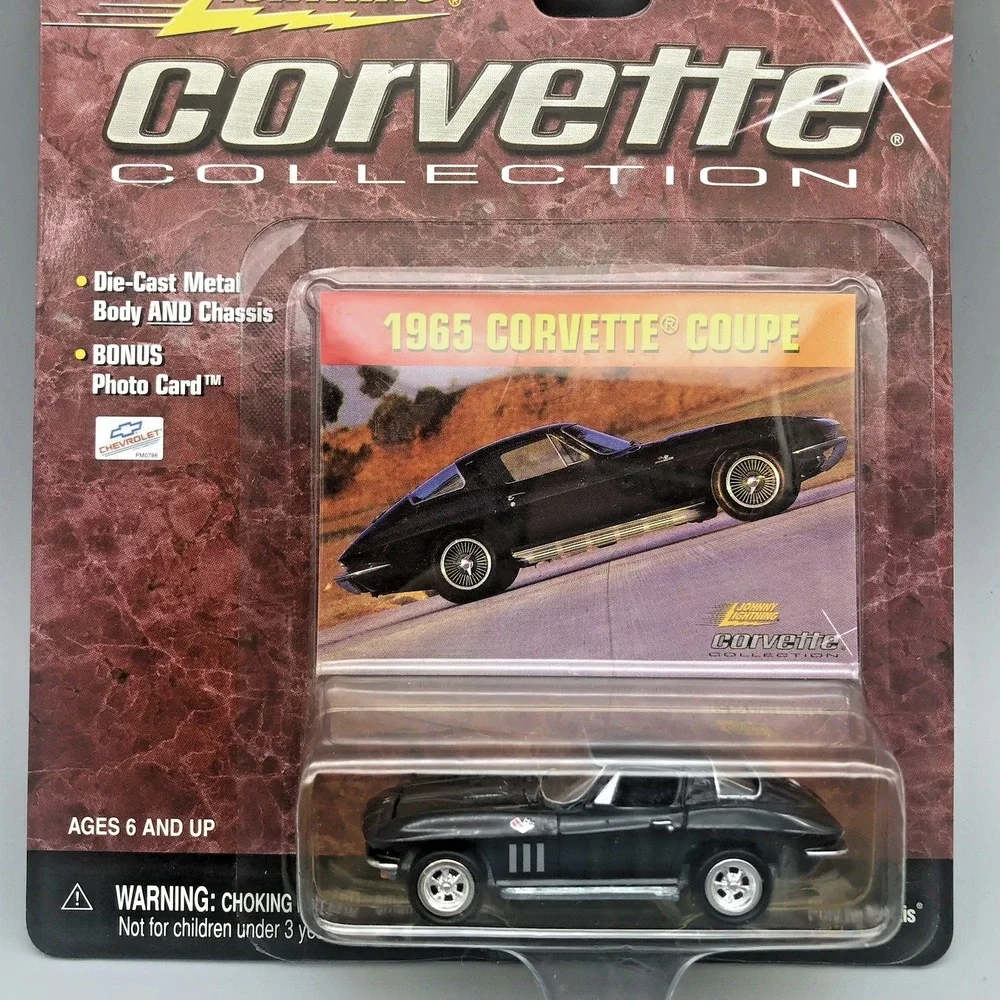 Johnny Lightning Corvette Collection‎ 1965 Chevrolet Corvette Coupe Diecast 1/64